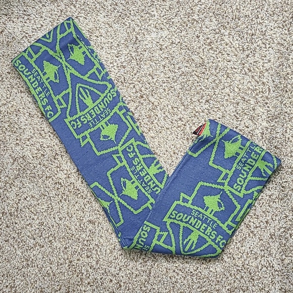 Seattle Sounders Infinity Scarf - Picture 1 of 3